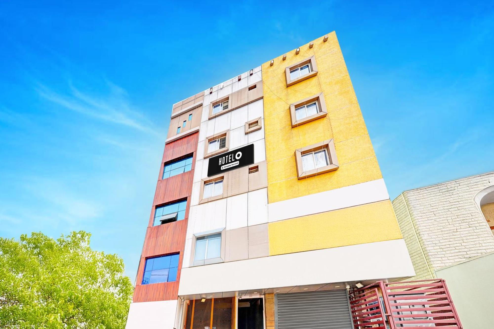 Super Hotel O Srigandhakavalu Formerly Chamundeshwari Lodging Jālahalli Exteriör bild