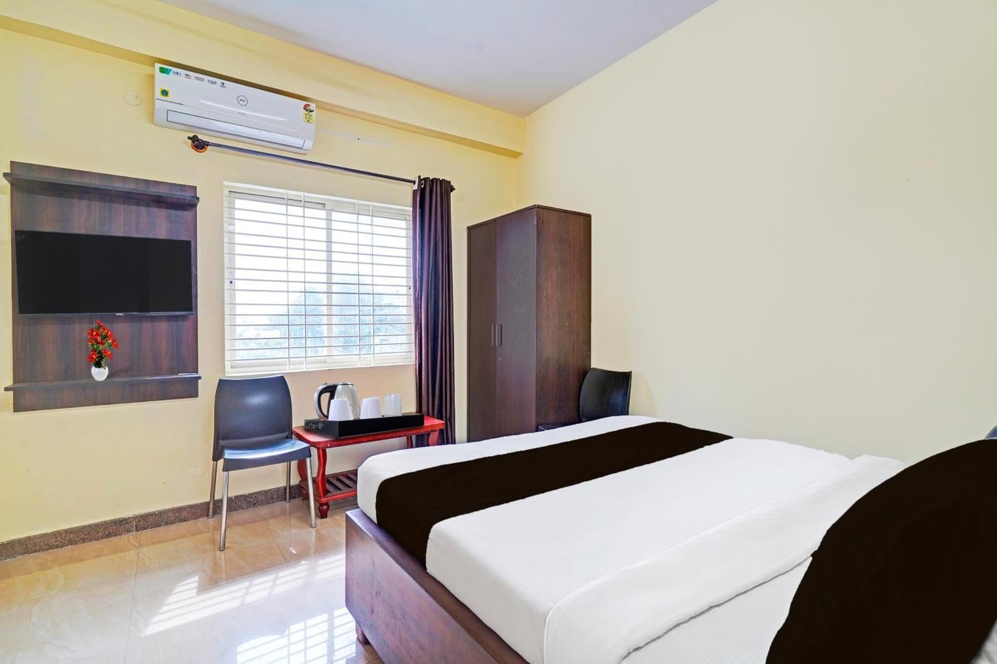 Super Hotel O Srigandhakavalu Formerly Chamundeshwari Lodging Jālahalli Exteriör bild